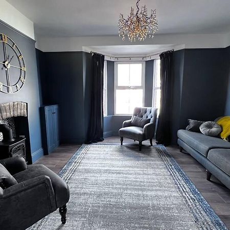 No 11, Fishguard, Ideal For Beach, Coastal Path And Town! Eksteriør billede